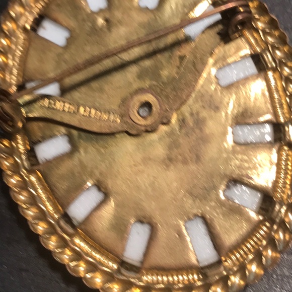 Vintage rhino 🦏 on porcelain brooch - Picture 3 of 4